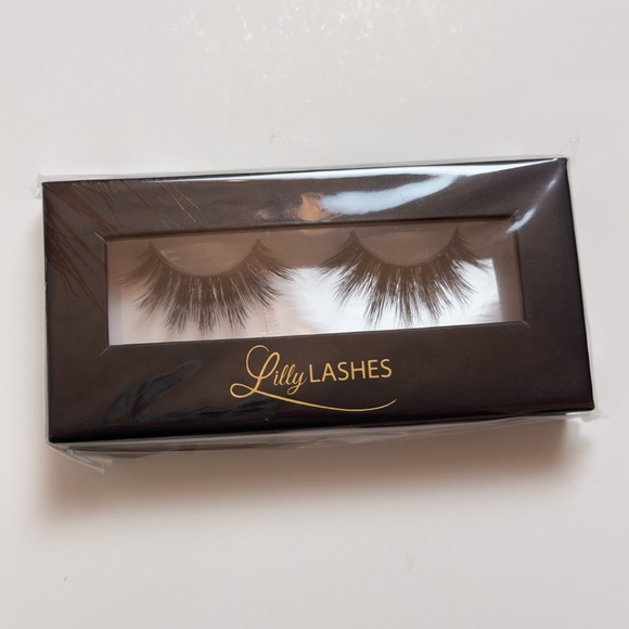 Lilly Lashes in Monaco Brand New in Box - Picture 2 of 5